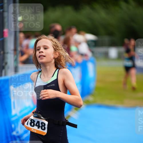 30.08.2026 - Elbe Triathlon Hamburg LAZAROV Photography http://msf.ph/oto/10071141 30.08.2026 12:56:54 Ziel 1608, 1832, 1848 meine-sportfotos.de