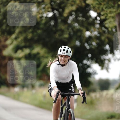 30.08.2026 - Elbe Triathlon Hamburg Michael Burmester http://msf.ph/oto/10071144 30.08.2026 10:01:58 Radfahren 640, 827, 848 meine-sportfotos.de