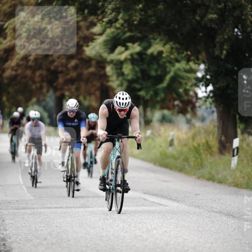 30.08.2026 - Elbe Triathlon Hamburg Michael Burmester http://msf.ph/oto/10071151 30.08.2026 10:02:05 Radfahren 438, 552, 622, 640, 702, 704, 940 meine-sportfotos.de