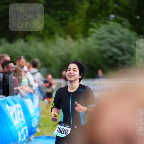 30.08.2026 - Elbe Triathlon Hamburg LAZAROV Photography http://msf.ph/oto/10071162 30.08.2026 12:56:59 Ziel 1608, 1832, 1858 meine-sportfotos.de