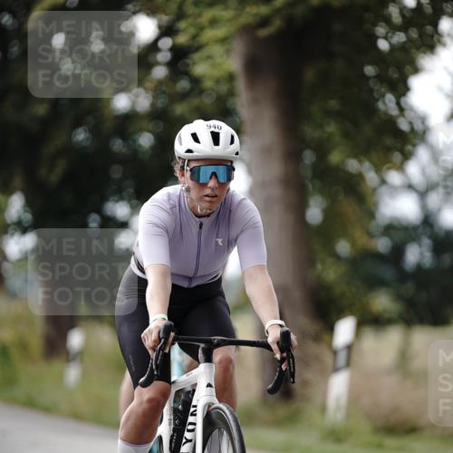 30.08.2026 - Elbe Triathlon Hamburg Michael Burmester http://msf.ph/oto/10071163 30.08.2026 10:02:08 Radfahren 438, 552, 622, 640, 702, 704, 915, 940 meine-sportfotos.de