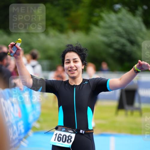 30.08.2026 - Elbe Triathlon Hamburg LAZAROV Photography http://msf.ph/oto/10071164 30.08.2026 12:57:00 Ziel 1608, 1832, 1858 meine-sportfotos.de