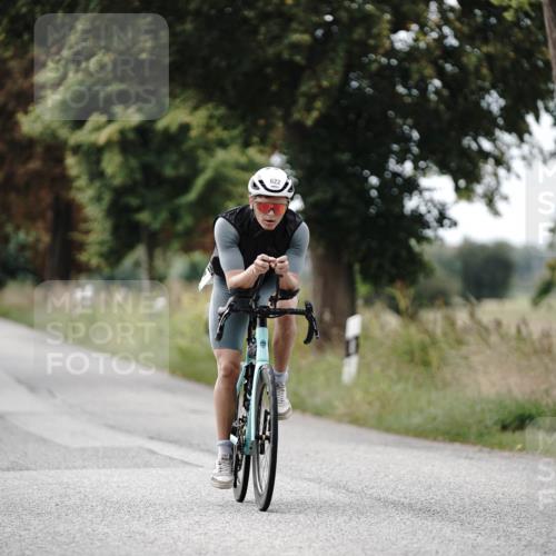 30.08.2026 - Elbe Triathlon Hamburg Michael Burmester http://msf.ph/oto/10071166 30.08.2026 10:02:09 Radfahren 438, 552, 622, 702, 704, 915, 940 meine-sportfotos.de