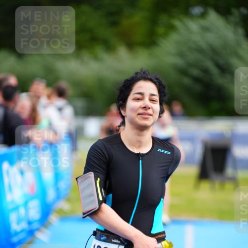 30.08.2026 - Elbe Triathlon Hamburg LAZAROV Photography http://msf.ph/oto/10071170 30.08.2026 12:57:00 Ziel 1608, 1832, 1858 meine-sportfotos.de