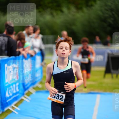30.08.2026 - Elbe Triathlon Hamburg LAZAROV Photography http://msf.ph/oto/10071176 30.08.2026 12:57:03 Ziel 1608, 1832, 1858 meine-sportfotos.de