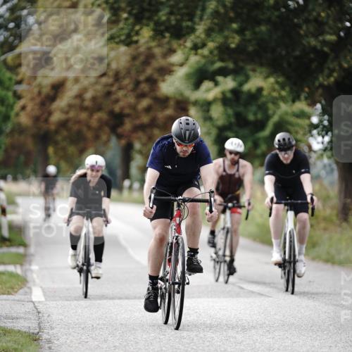 30.08.2026 - Elbe Triathlon Hamburg Michael Burmester http://msf.ph/oto/10071188 30.08.2026 10:02:19 Radfahren 414, 459, 568, 725, 879, 882 meine-sportfotos.de