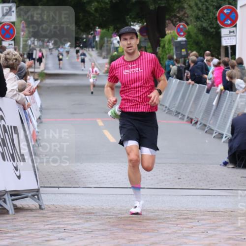 30.08.2026 - Blankeneser Heldenlauf Lena Gebhardt http://msf.ph/oto/10071190 30.08.2026 10:11:00 Ziel 5544 meine-sportfotos.de