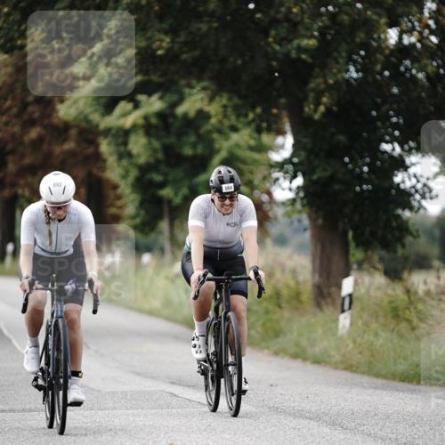 30.08.2026 - Elbe Triathlon Hamburg Michael Burmester http://msf.ph/oto/10071211 30.08.2026 10:02:39 Radfahren 564, 635, 774, 893 meine-sportfotos.de