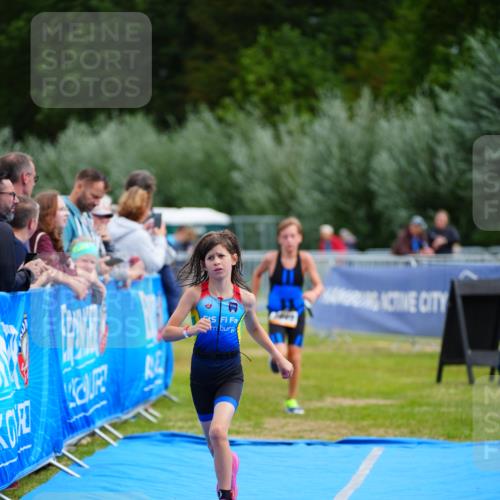 30.08.2026 - Elbe Triathlon Hamburg LAZAROV Photography http://msf.ph/oto/10071212 30.08.2026 12:57:22 Ziel 1849, 1853 meine-sportfotos.de