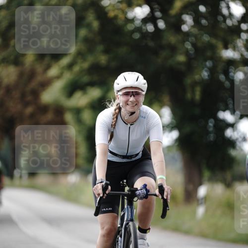30.08.2026 - Elbe Triathlon Hamburg Michael Burmester http://msf.ph/oto/10071216 30.08.2026 10:02:40 Radfahren 564, 635, 774, 893 meine-sportfotos.de