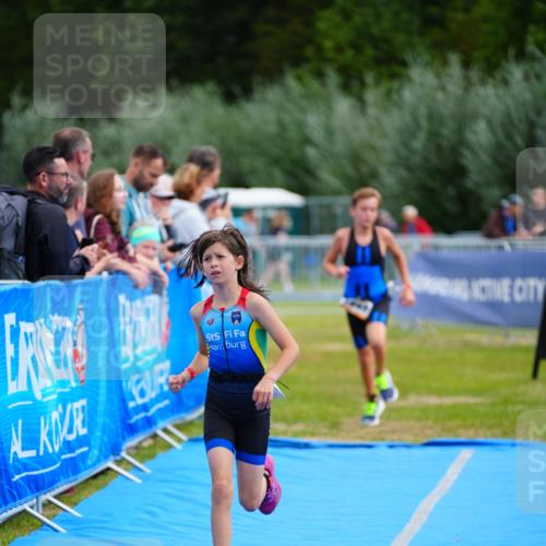 30.08.2026 - Elbe Triathlon Hamburg LAZAROV Photography http://msf.ph/oto/10071217 30.08.2026 12:57:23 Ziel 1849, 1853 meine-sportfotos.de