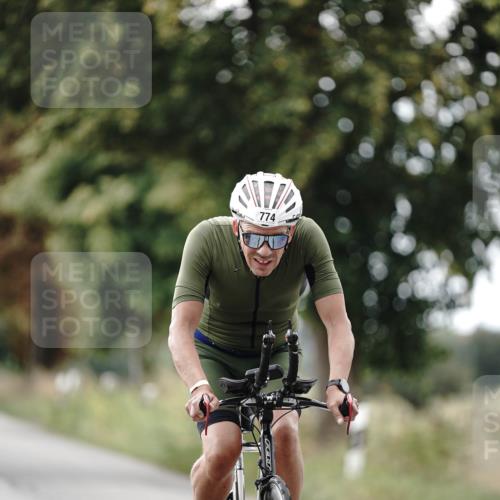 30.08.2026 - Elbe Triathlon Hamburg Michael Burmester http://msf.ph/oto/10071226 30.08.2026 10:02:45 Radfahren 662, 674, 774 meine-sportfotos.de