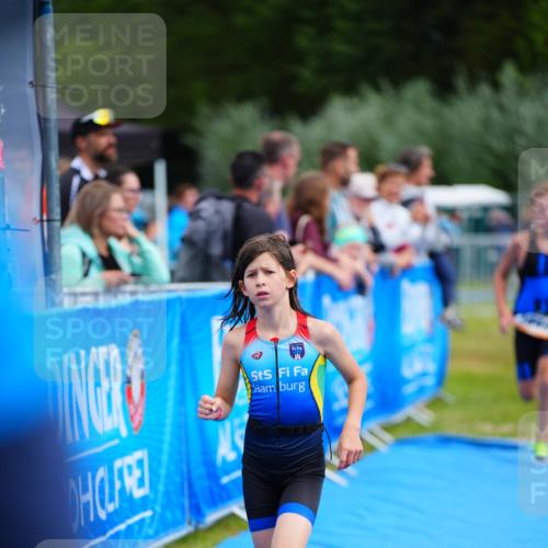 30.08.2026 - Elbe Triathlon Hamburg LAZAROV Photography http://msf.ph/oto/10071230 30.08.2026 12:57:23 Ziel 1849, 1853 meine-sportfotos.de
