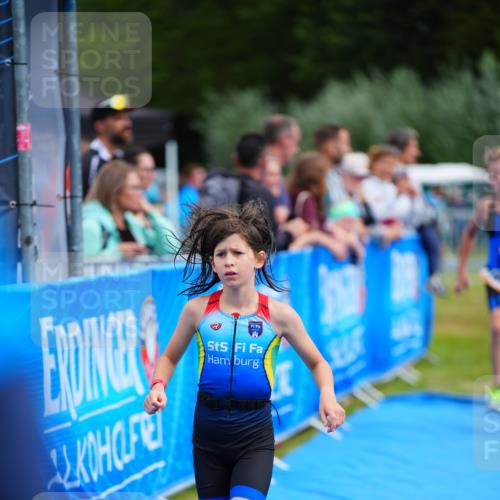 30.08.2026 - Elbe Triathlon Hamburg LAZAROV Photography http://msf.ph/oto/10071233 30.08.2026 12:57:24 Ziel 1849, 1853 meine-sportfotos.de