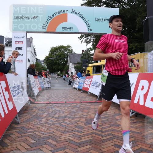 30.08.2026 - Blankeneser Heldenlauf Lena Gebhardt http://msf.ph/oto/10071240 30.08.2026 10:11:04 Ziel 5544 meine-sportfotos.de