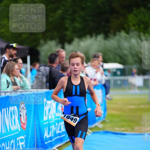 30.08.2026 - Elbe Triathlon Hamburg LAZAROV Photography http://msf.ph/oto/10071246 30.08.2026 12:57:25 Ziel 1849, 1853 meine-sportfotos.de
