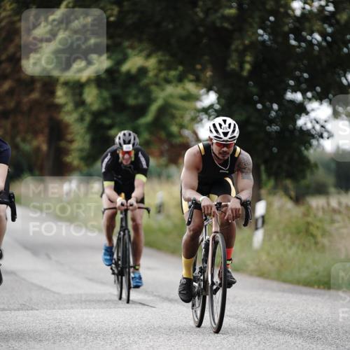 30.08.2026 - Elbe Triathlon Hamburg Michael Burmester http://msf.ph/oto/10071247 30.08.2026 10:02:55 Radfahren 493, 582, 598, 639, 670, 674, 862, 870, 942, 978 meine-sportfotos.de
