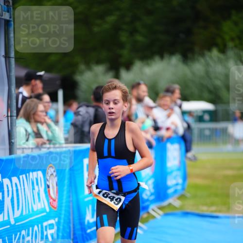 30.08.2026 - Elbe Triathlon Hamburg LAZAROV Photography http://msf.ph/oto/10071248 30.08.2026 12:57:25 Ziel 1849, 1853 meine-sportfotos.de