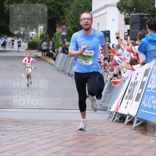 30.08.2026 - Blankeneser Heldenlauf Lena Gebhardt http://msf.ph/oto/10071251 30.08.2026 10:11:08 Ziel 5228, 5544 meine-sportfotos.de