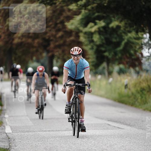 30.08.2026 - Elbe Triathlon Hamburg Michael Burmester http://msf.ph/oto/10071256 30.08.2026 10:02:59 Radfahren 460, 582, 598, 639, 862, 921, 942, 978, 1894 meine-sportfotos.de