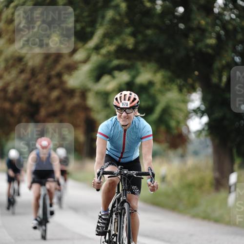 30.08.2026 - Elbe Triathlon Hamburg Michael Burmester http://msf.ph/oto/10071257 30.08.2026 10:02:59 Radfahren 460, 582, 598, 639, 862, 921, 942, 978, 1894 meine-sportfotos.de