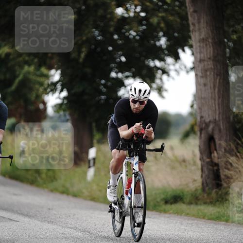 30.08.2026 - Elbe Triathlon Hamburg Michael Burmester http://msf.ph/oto/10071263 30.08.2026 10:03:02 Radfahren 460, 582, 921, 942, 978, 1894 meine-sportfotos.de