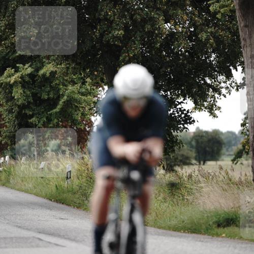 30.08.2026 - Elbe Triathlon Hamburg Michael Burmester http://msf.ph/oto/10071264 30.08.2026 10:03:03 Radfahren 460, 582, 921, 942, 1894 meine-sportfotos.de