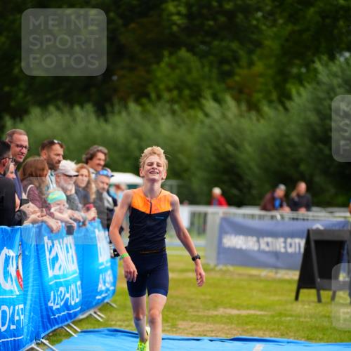 30.08.2026 - Elbe Triathlon Hamburg LAZAROV Photography http://msf.ph/oto/10071265 30.08.2026 12:57:43 Ziel 1792 meine-sportfotos.de