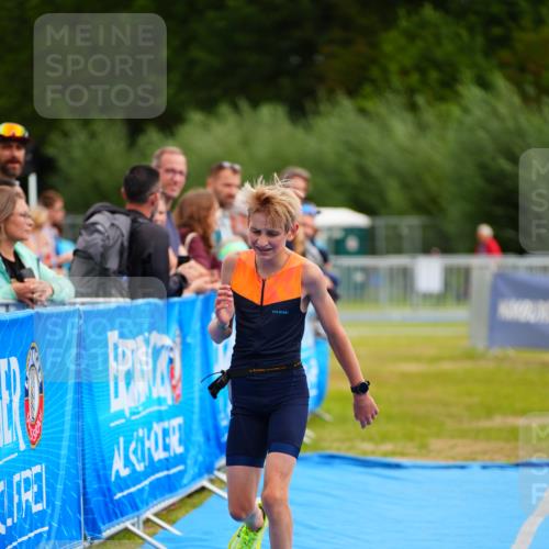 30.08.2026 - Elbe Triathlon Hamburg LAZAROV Photography http://msf.ph/oto/10071267 30.08.2026 12:57:43 Ziel 1792 meine-sportfotos.de