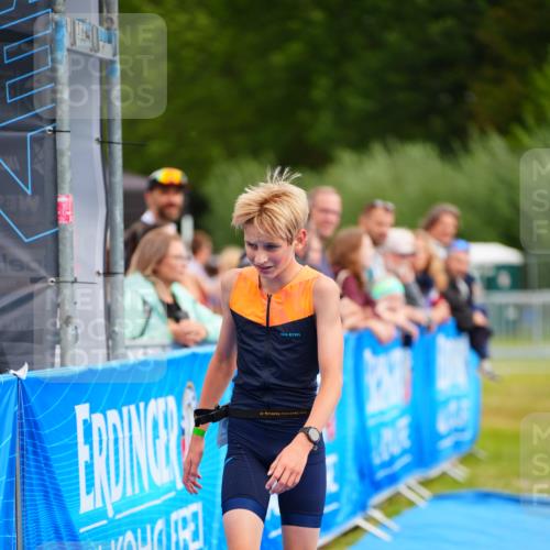 30.08.2026 - Elbe Triathlon Hamburg LAZAROV Photography http://msf.ph/oto/10071271 30.08.2026 12:57:44 Ziel 1792 meine-sportfotos.de