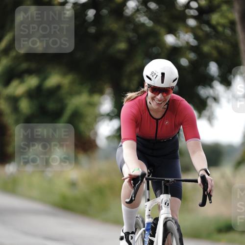 30.08.2026 - Elbe Triathlon Hamburg Michael Burmester http://msf.ph/oto/10071275 30.08.2026 10:03:05 Radfahren 460, 484, 567, 582, 666, 857, 921, 1894 meine-sportfotos.de