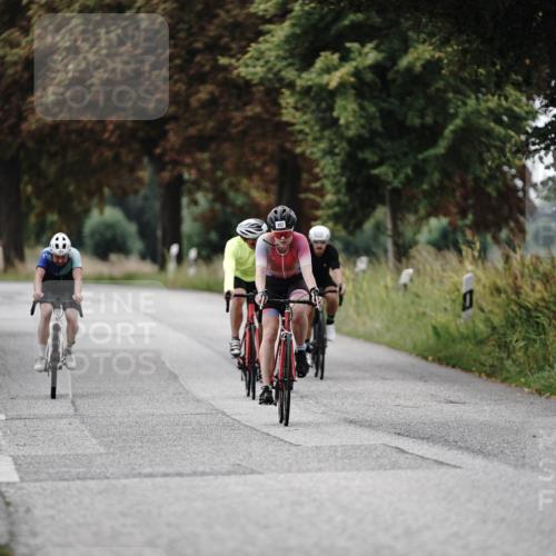 30.08.2026 - Elbe Triathlon Hamburg Michael Burmester http://msf.ph/oto/10071276 30.08.2026 10:03:08 Radfahren 484, 567, 666, 857, 921 meine-sportfotos.de