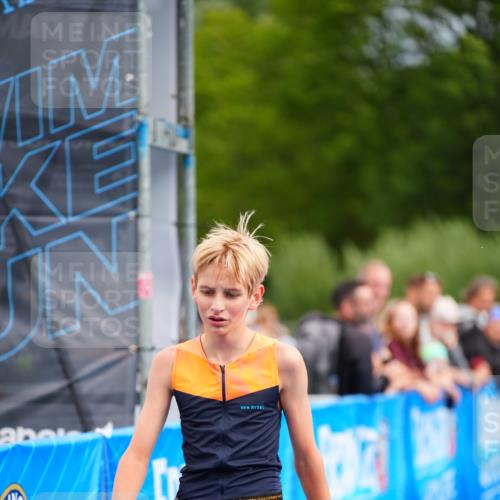30.08.2026 - Elbe Triathlon Hamburg LAZAROV Photography http://msf.ph/oto/10071282 30.08.2026 12:57:46 Ziel 1792 meine-sportfotos.de