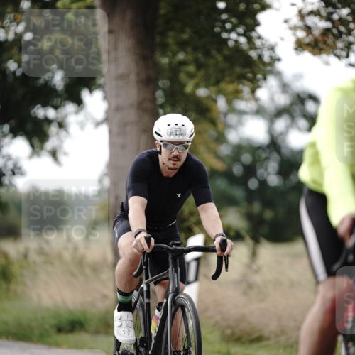 30.08.2026 - Elbe Triathlon Hamburg Michael Burmester http://msf.ph/oto/10071284 30.08.2026 10:03:12 Radfahren 484, 567, 666, 857 meine-sportfotos.de