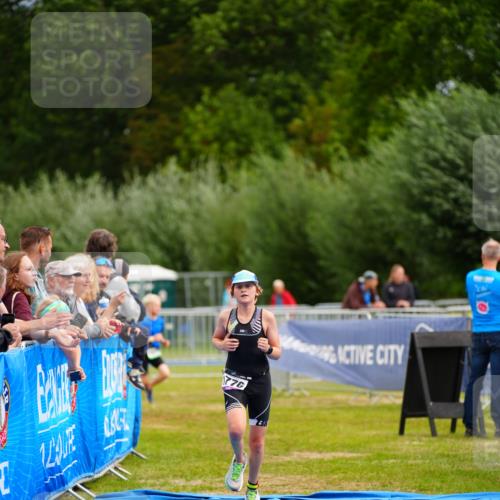 30.08.2026 - Elbe Triathlon Hamburg LAZAROV Photography http://msf.ph/oto/10071293 30.08.2026 12:57:56 Ziel 1776 meine-sportfotos.de
