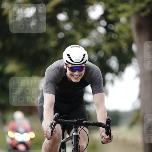 30.08.2026 - Elbe Triathlon Hamburg Michael Burmester http://msf.ph/oto/10071294 30.08.2026 10:03:37 Radfahren 572, 588, 672, 764, 824 meine-sportfotos.de
