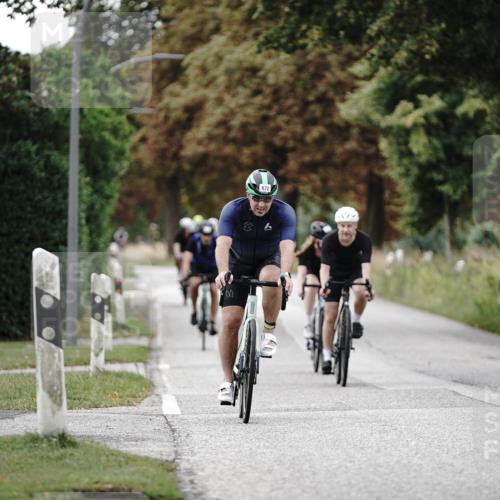 30.08.2026 - Elbe Triathlon Hamburg Michael Burmester http://msf.ph/oto/10071299 30.08.2026 10:03:40 Radfahren 572, 672, 764, 795, 824, 945 meine-sportfotos.de