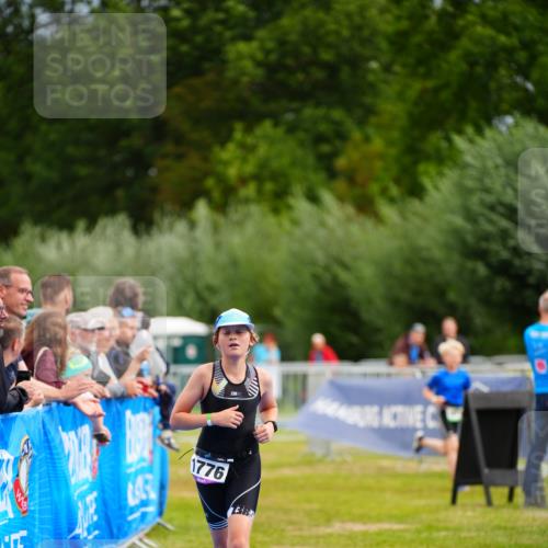 30.08.2026 - Elbe Triathlon Hamburg LAZAROV Photography http://msf.ph/oto/10071307 30.08.2026 12:57:58 Ziel 1776 meine-sportfotos.de