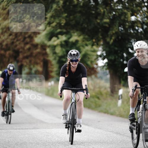 30.08.2026 - Elbe Triathlon Hamburg Michael Burmester http://msf.ph/oto/10071309 30.08.2026 10:03:42 Radfahren 572, 672, 764, 795, 824, 945 meine-sportfotos.de
