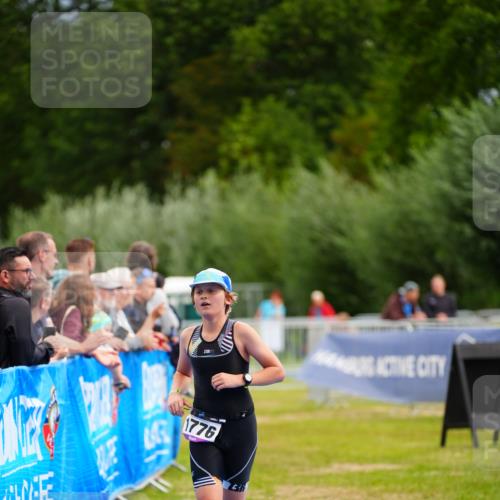 30.08.2026 - Elbe Triathlon Hamburg LAZAROV Photography http://msf.ph/oto/10071313 30.08.2026 12:57:58 Ziel 1776 meine-sportfotos.de