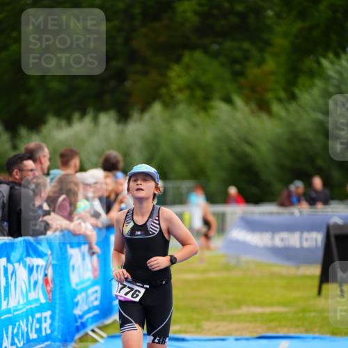 30.08.2026 - Elbe Triathlon Hamburg LAZAROV Photography http://msf.ph/oto/10071318 30.08.2026 12:57:59 Ziel 1776 meine-sportfotos.de
