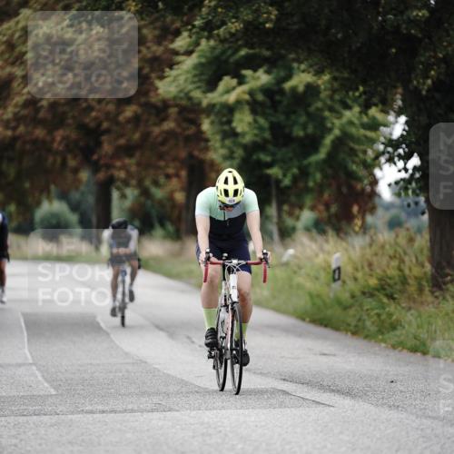 30.08.2026 - Elbe Triathlon Hamburg Michael Burmester http://msf.ph/oto/10071320 30.08.2026 10:03:49 Radfahren 426, 536, 589, 795, 805, 945 meine-sportfotos.de