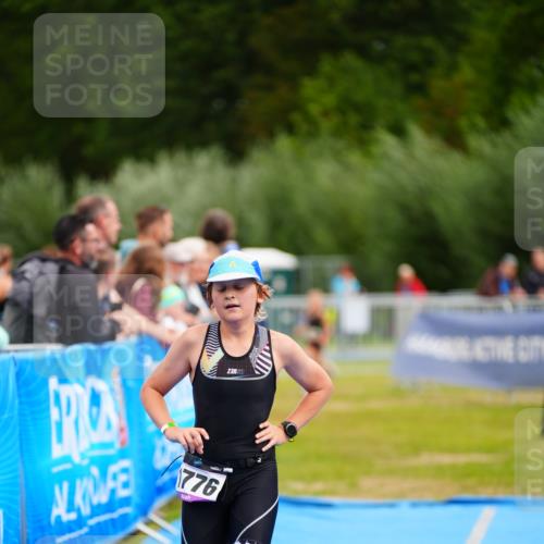 30.08.2026 - Elbe Triathlon Hamburg LAZAROV Photography http://msf.ph/oto/10071327 30.08.2026 12:57:59 Ziel 1776 meine-sportfotos.de