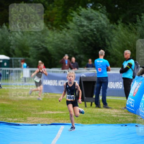 30.08.2026 - Elbe Triathlon Hamburg LAZAROV Photography http://msf.ph/oto/10071333 30.08.2026 12:58:07 Ziel 1865 meine-sportfotos.de