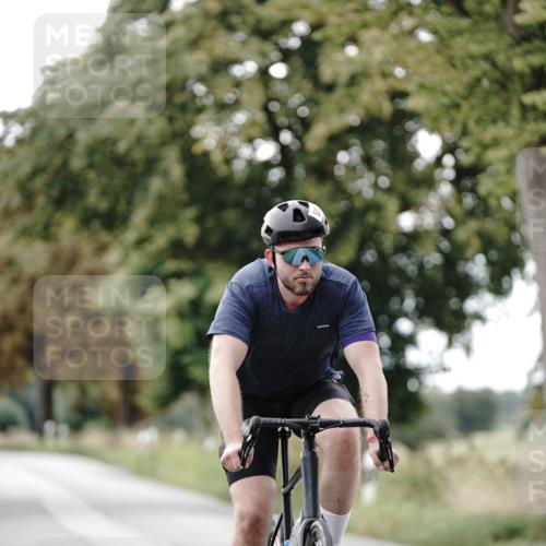 30.08.2026 - Elbe Triathlon Hamburg Michael Burmester http://msf.ph/oto/10071341 30.08.2026 10:03:57 Radfahren 521, 589, 805, 953 meine-sportfotos.de