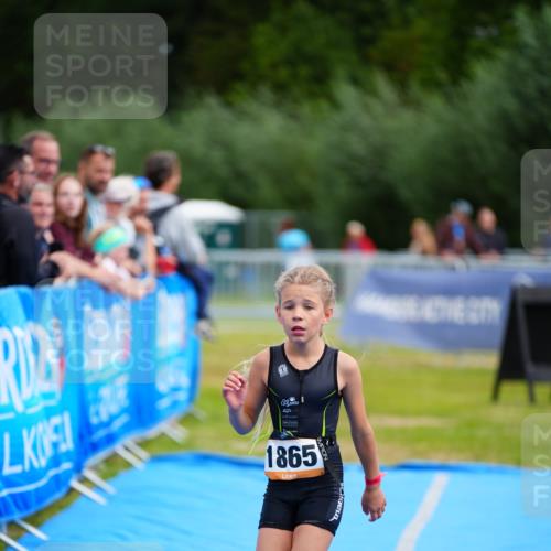 30.08.2026 - Elbe Triathlon Hamburg LAZAROV Photography http://msf.ph/oto/10071352 30.08.2026 12:58:10 Ziel 1865 meine-sportfotos.de