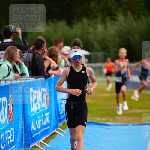 30.08.2026 - Elbe Triathlon Hamburg LAZAROV Photography http://msf.ph/oto/10071361 30.08.2026 12:58:33 Ziel 1779, 1806 meine-sportfotos.de