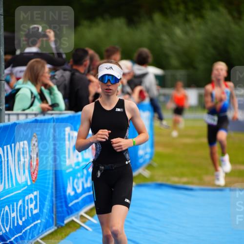 30.08.2026 - Elbe Triathlon Hamburg LAZAROV Photography http://msf.ph/oto/10071371 30.08.2026 12:58:34 Ziel 1779, 1806 meine-sportfotos.de