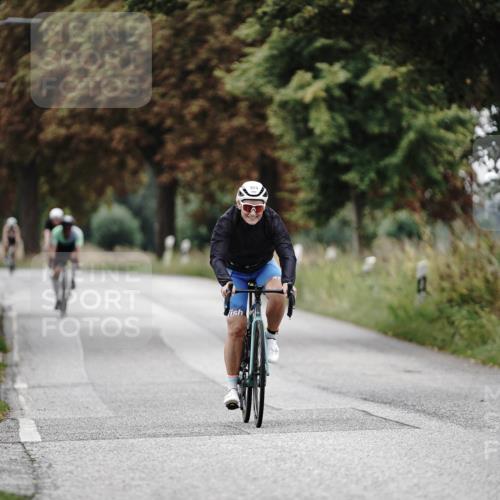 30.08.2026 - Elbe Triathlon Hamburg Michael Burmester http://msf.ph/oto/10071381 30.08.2026 10:04:23 Radfahren 553, 597, 766, 974 meine-sportfotos.de