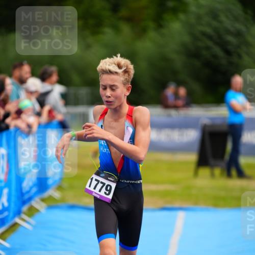 30.08.2026 - Elbe Triathlon Hamburg LAZAROV Photography http://msf.ph/oto/10071397 30.08.2026 12:58:36 Ziel 1779, 1806, 1870 meine-sportfotos.de